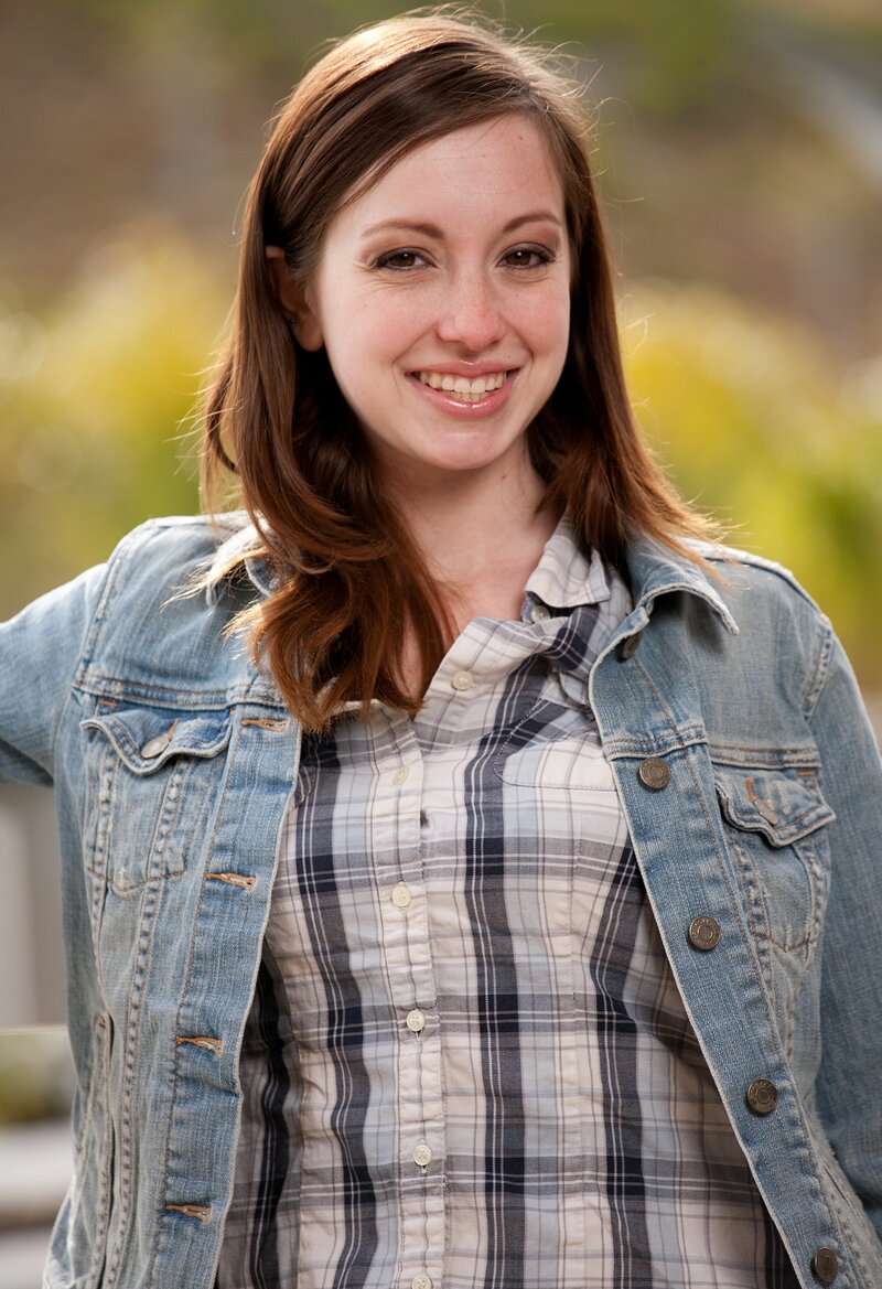 Лариса, 18 лет, 4 размер груди